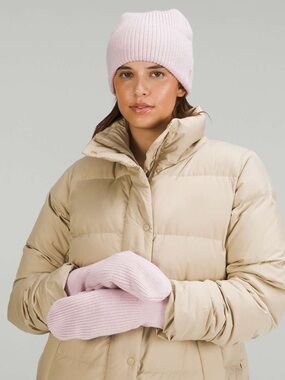 Lululemon Womens Ribbed Merino Wool-Blend Beanie and Mittens Set